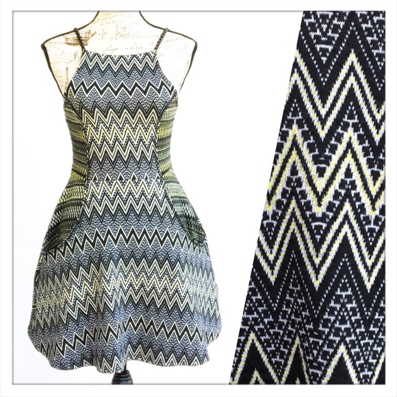 Topshop Dresses & Skirts - Topshop Aztec Strappy Flippy Dress